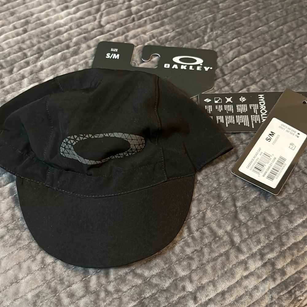 Oakley Cadence Road CAP S/M Brand New